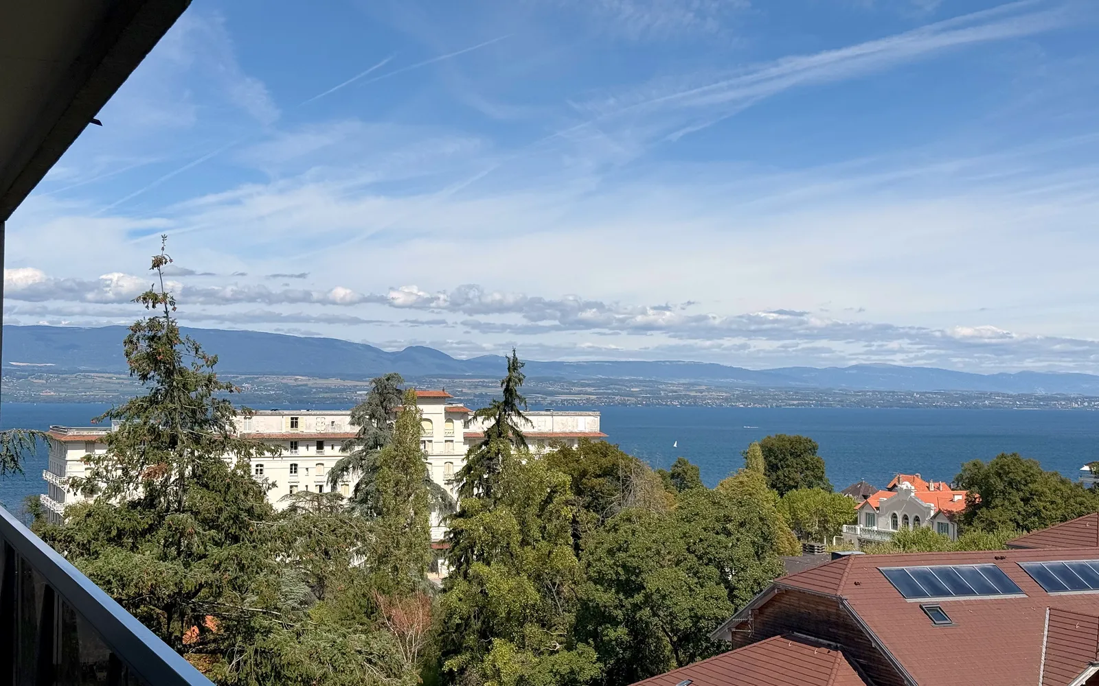 Le lac Léman et la rive suisse, vus depuis Thonon-les-Bains